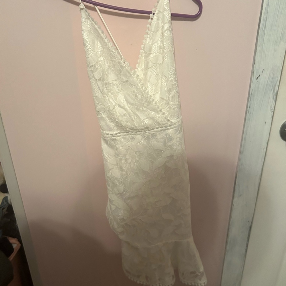 White Lace Sleeveless Dress